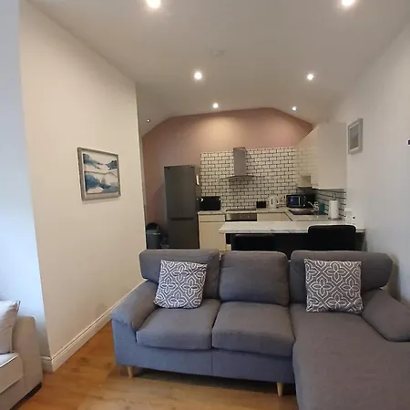 Self-Contained Bungalow Dublin Airport Апартаменты