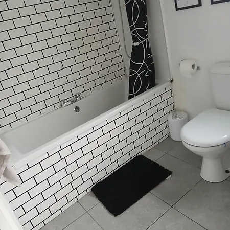 Self-Contained Bungalow Dublin Airport Apartamento Dublín